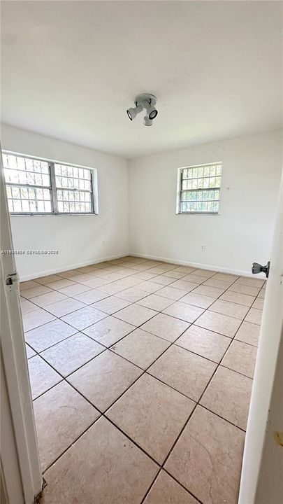 For Rent: $3,250 (3 beds, 2 baths, 1475 Square Feet)