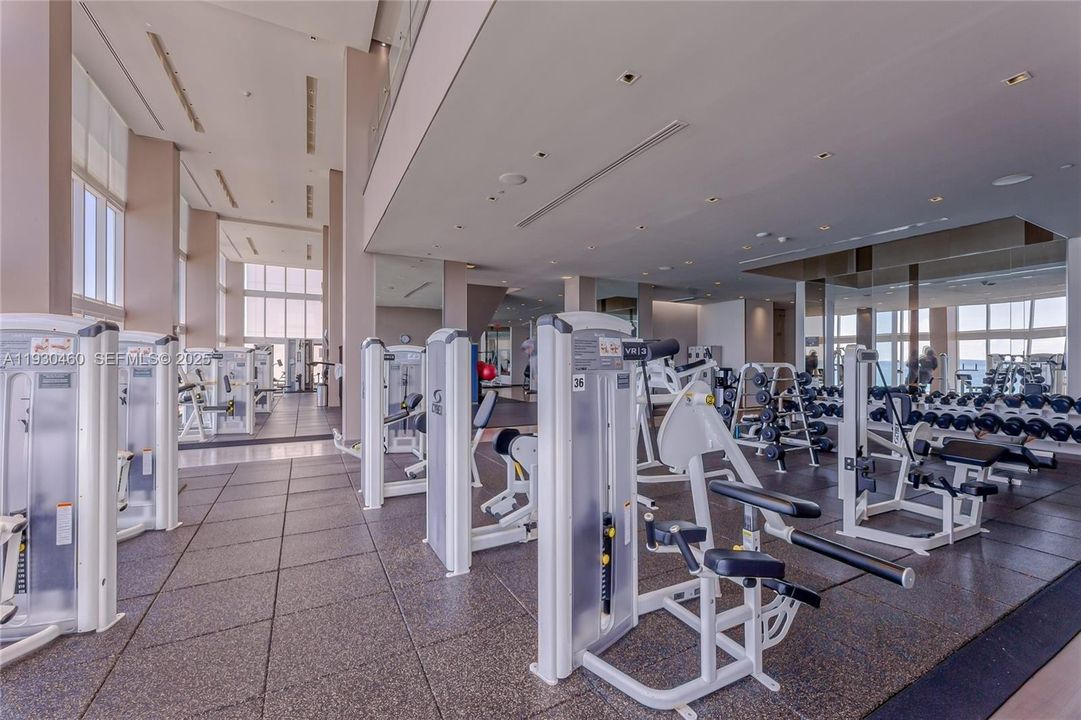 For Sale: $2,499,000 (3 beds, 3 baths, 2065 Square Feet)