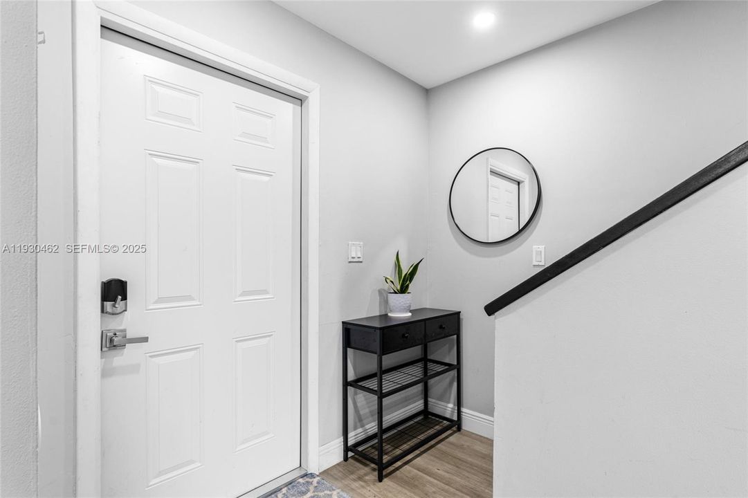 For Rent: $2,600 (2 beds, 2 baths, 1185 Square Feet)