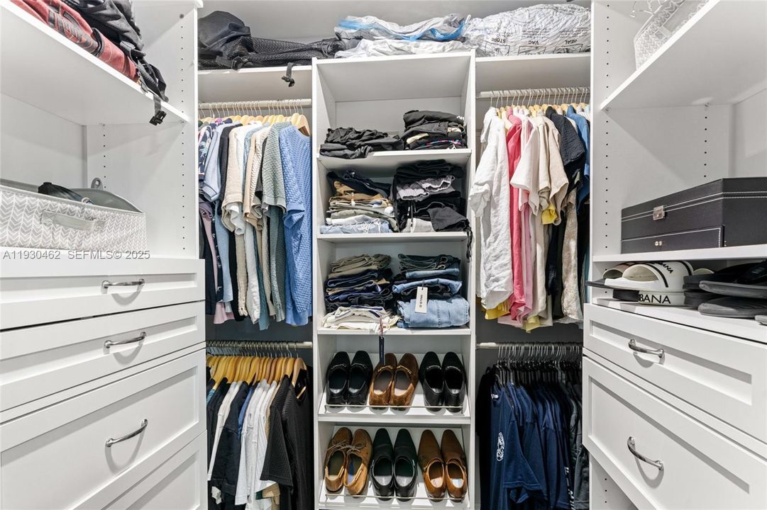 For Rent: $2,600 (2 beds, 2 baths, 1185 Square Feet)