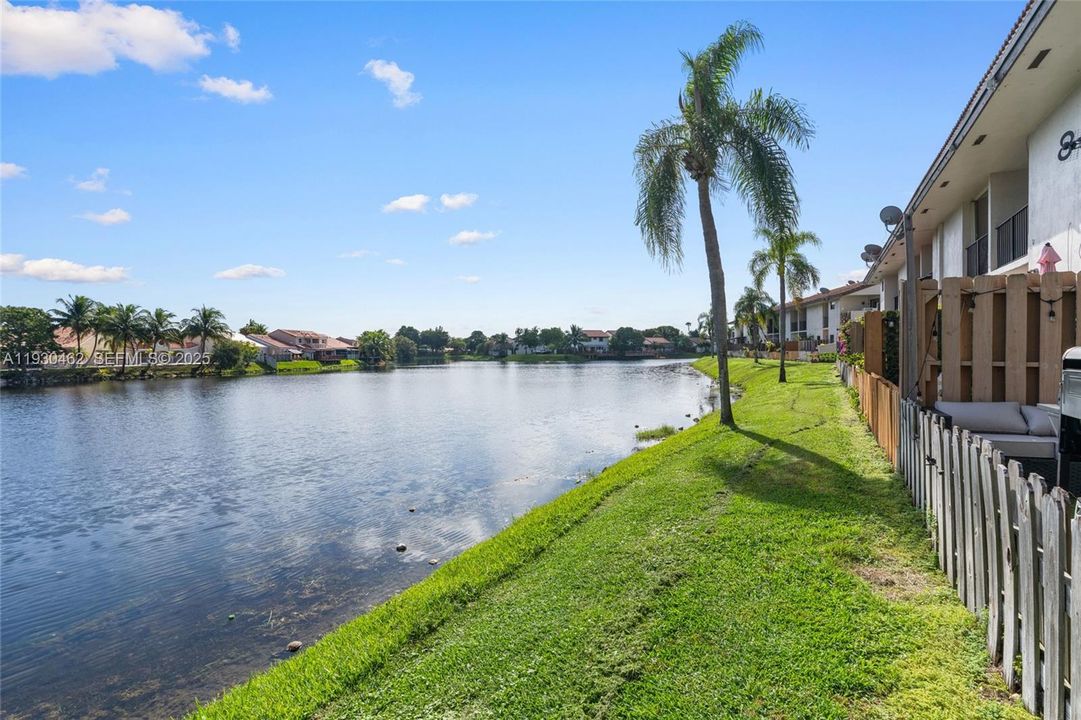 For Rent: $2,600 (2 beds, 2 baths, 1185 Square Feet)