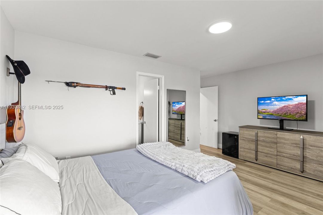 For Rent: $2,600 (2 beds, 2 baths, 1185 Square Feet)