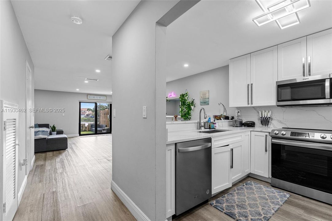 For Rent: $2,600 (2 beds, 2 baths, 1185 Square Feet)