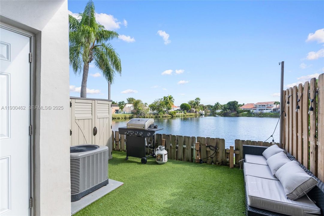 For Rent: $2,600 (2 beds, 2 baths, 1185 Square Feet)