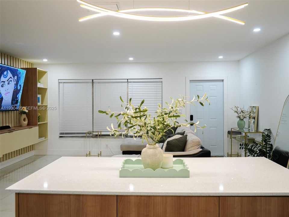 For Rent: $3,850 (3 beds, 2 baths, 1374 Square Feet)