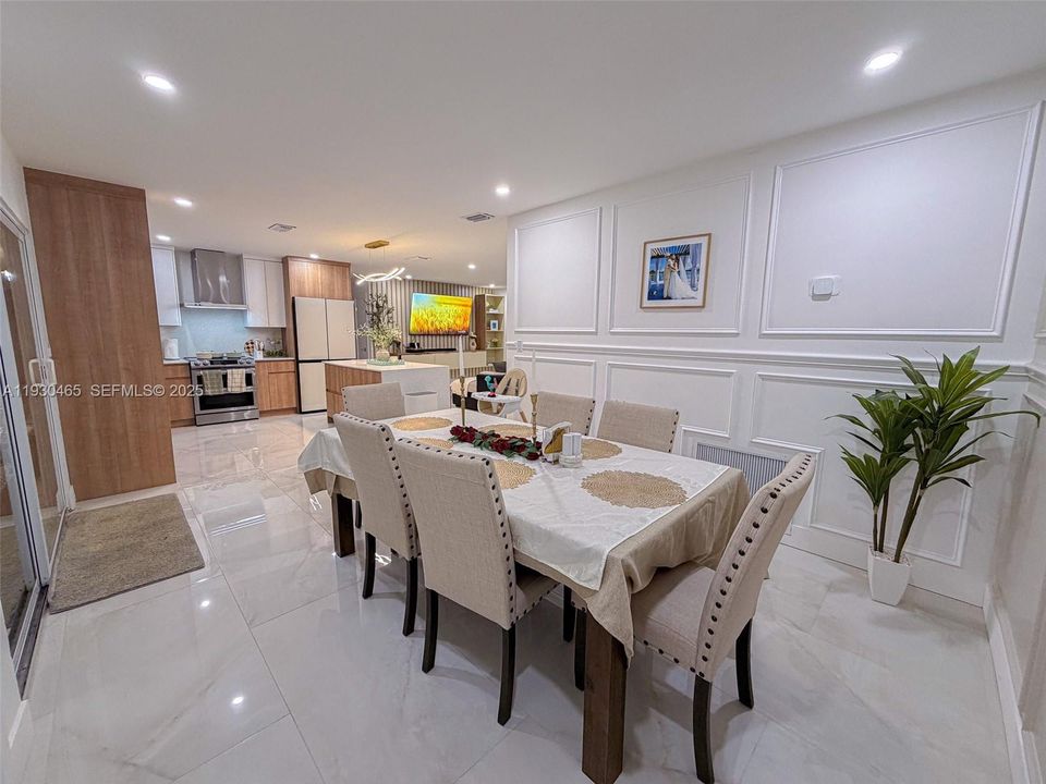 For Rent: $3,850 (3 beds, 2 baths, 1374 Square Feet)