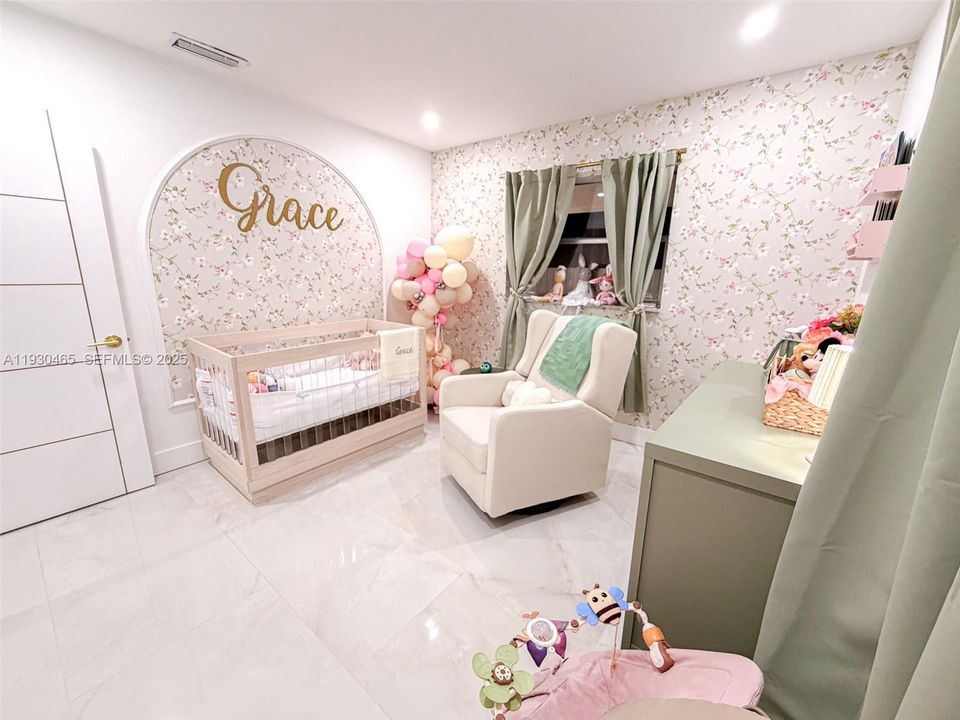 For Rent: $3,850 (3 beds, 2 baths, 1374 Square Feet)