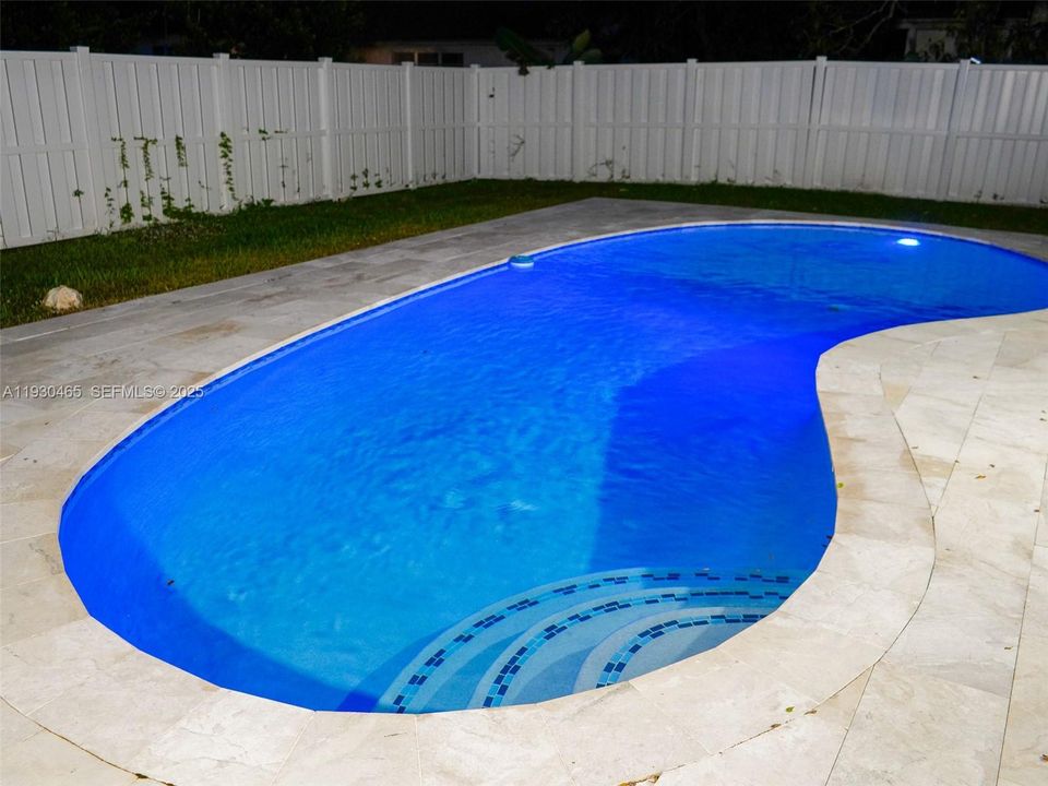 For Rent: $3,850 (3 beds, 2 baths, 1374 Square Feet)