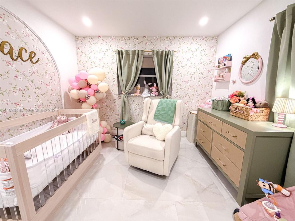 For Rent: $3,850 (3 beds, 2 baths, 1374 Square Feet)