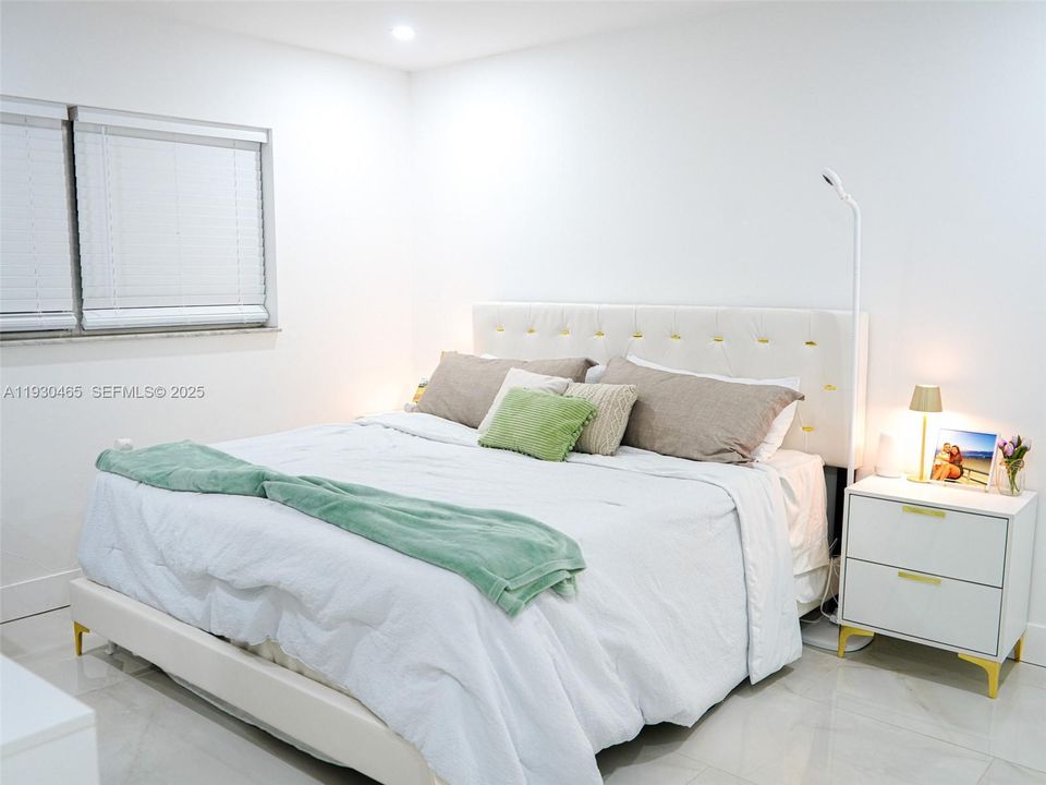 For Rent: $3,850 (3 beds, 2 baths, 1374 Square Feet)