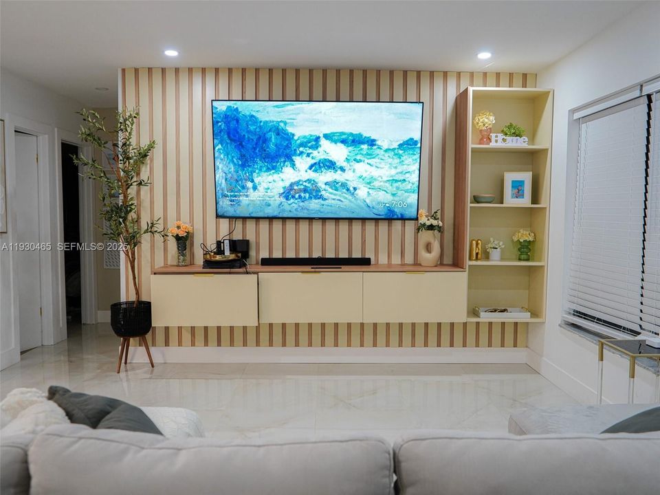 For Rent: $3,850 (3 beds, 2 baths, 1374 Square Feet)