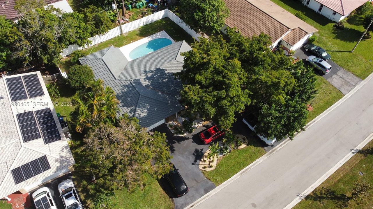 В аренду: $3,850 (3 спален, 2 ванн, 1374 Квадратных фут)