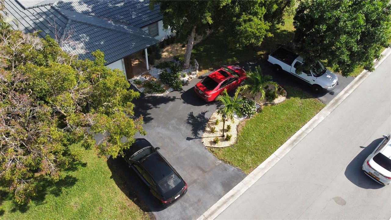 В аренду: $3,850 (3 спален, 2 ванн, 1374 Квадратных фут)