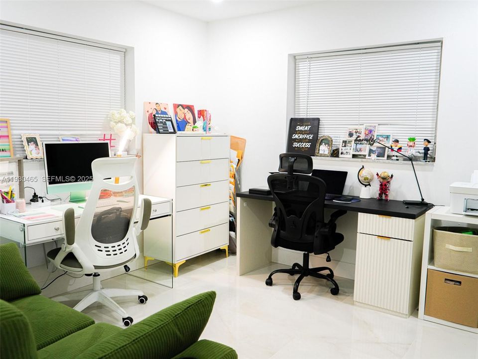 For Rent: $3,850 (3 beds, 2 baths, 1374 Square Feet)