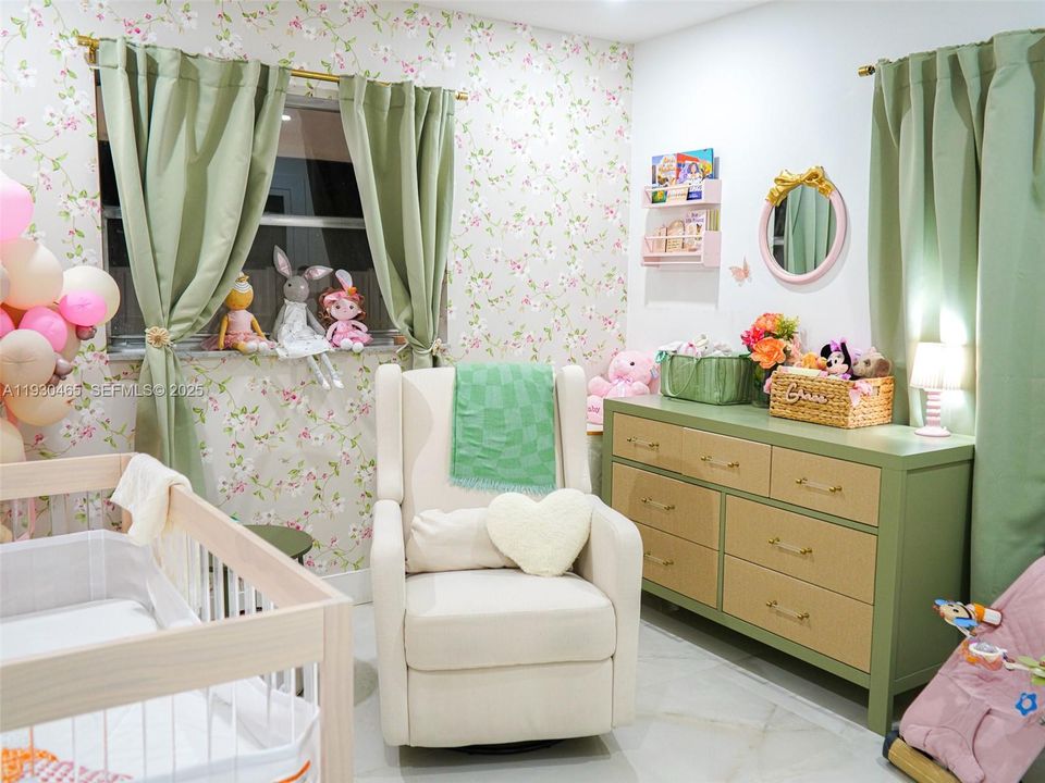 For Rent: $3,850 (3 beds, 2 baths, 1374 Square Feet)