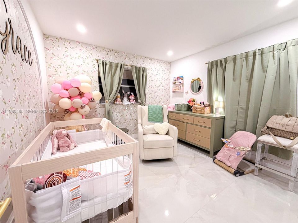 For Rent: $3,850 (3 beds, 2 baths, 1374 Square Feet)