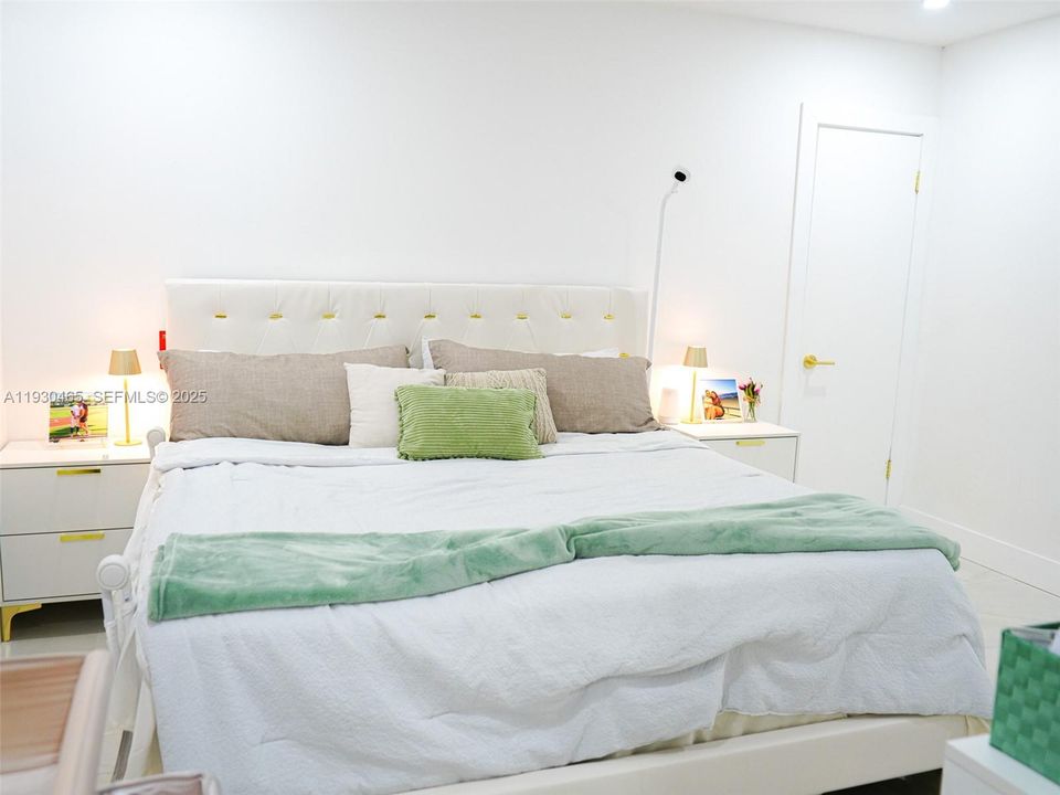 For Rent: $3,850 (3 beds, 2 baths, 1374 Square Feet)