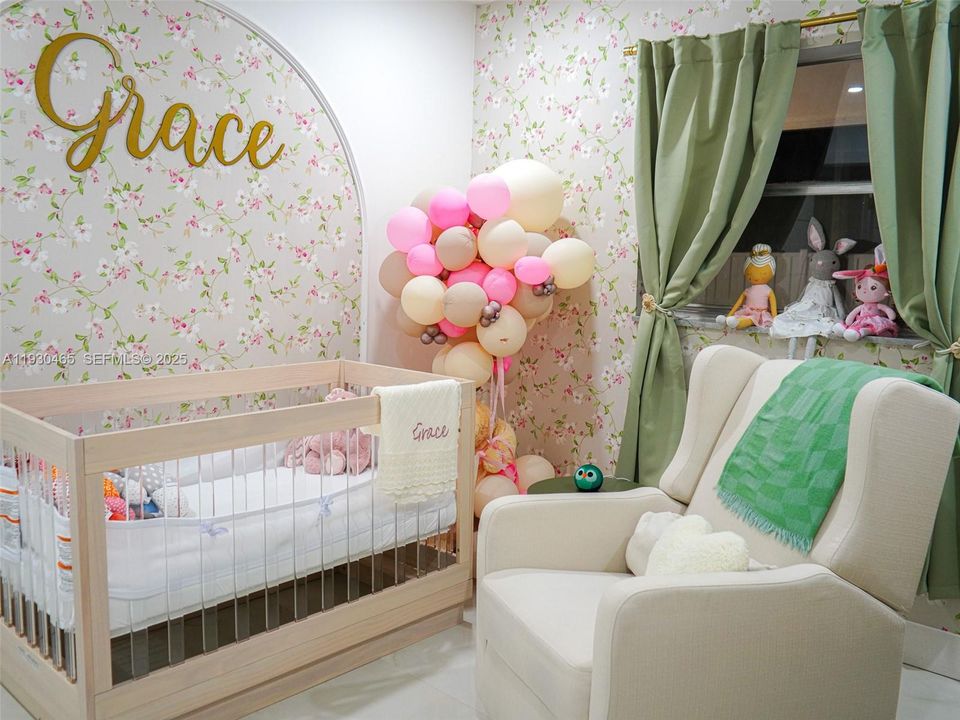 For Rent: $3,850 (3 beds, 2 baths, 1374 Square Feet)