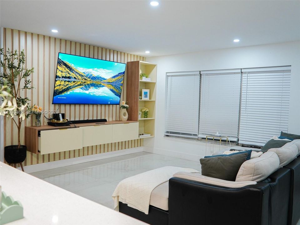 For Rent: $3,850 (3 beds, 2 baths, 1374 Square Feet)