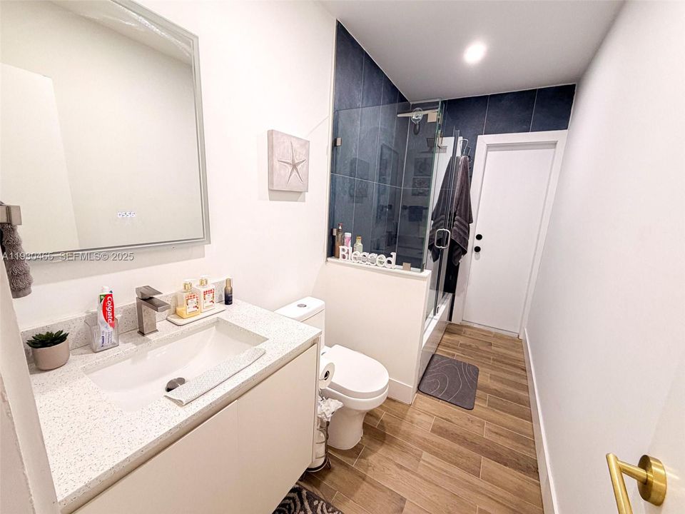 For Rent: $3,850 (3 beds, 2 baths, 1374 Square Feet)