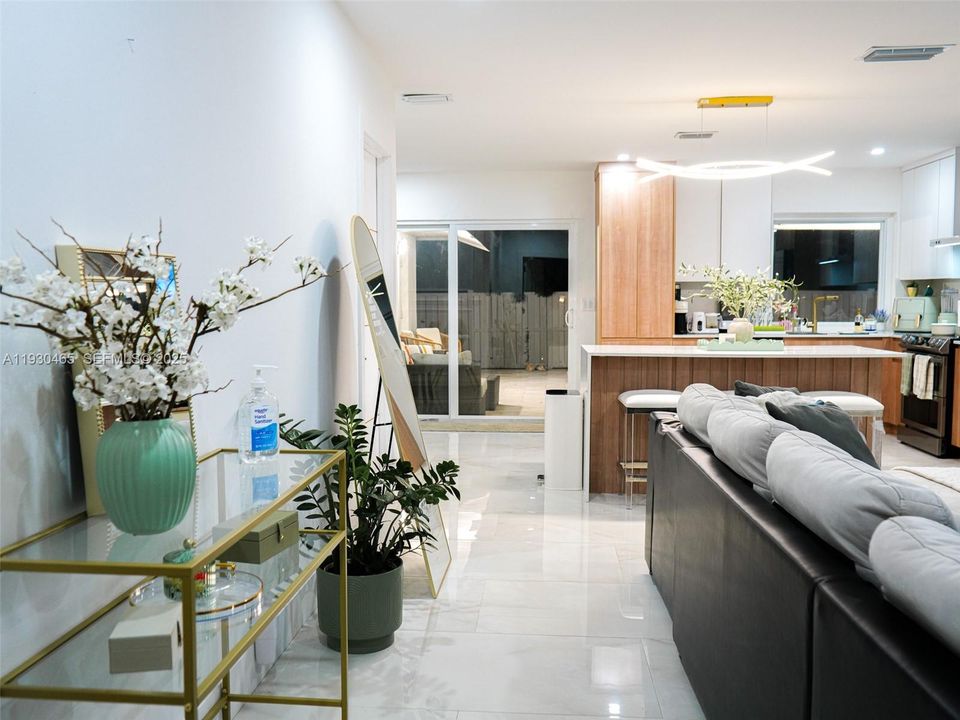 For Rent: $3,850 (3 beds, 2 baths, 1374 Square Feet)