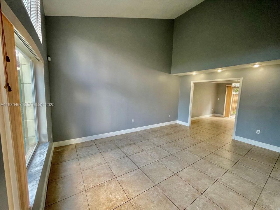 En Renta: $3,100 (3 camas, 2 baños, 1777 Pies cuadrados)