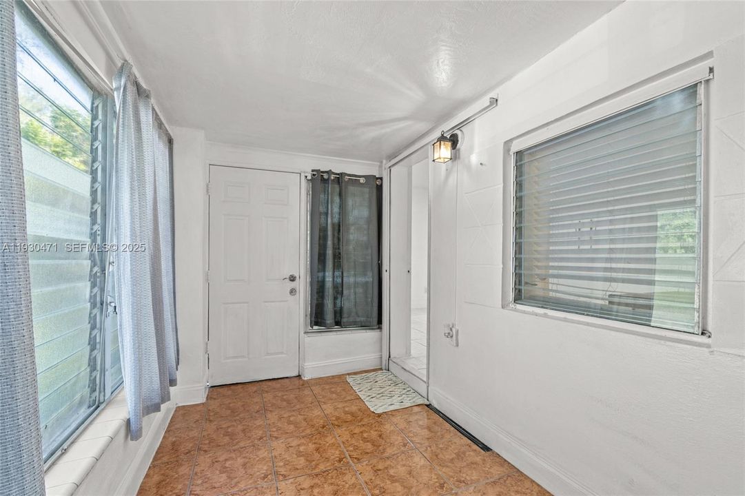 En Renta: $2,450 (2 camas, 1 baños, 1056 Pies cuadrados)