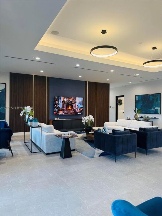 For Sale: $489,000 (3 beds, 2 baths, 1545 Square Feet)