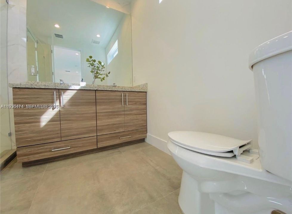 В аренду: $7,000 (3 спален, 3 ванн, 2150 Квадратных фут)