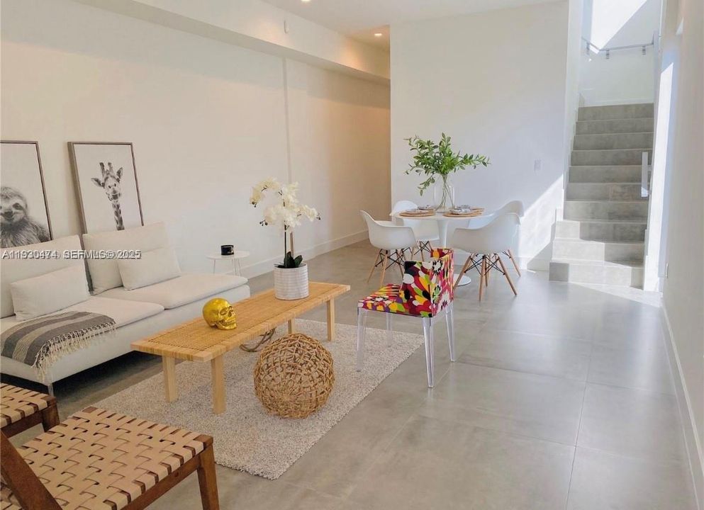 В аренду: $7,000 (3 спален, 3 ванн, 2150 Квадратных фут)