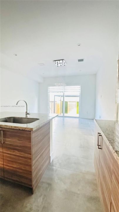 В аренду: $7,000 (3 спален, 3 ванн, 2150 Квадратных фут)