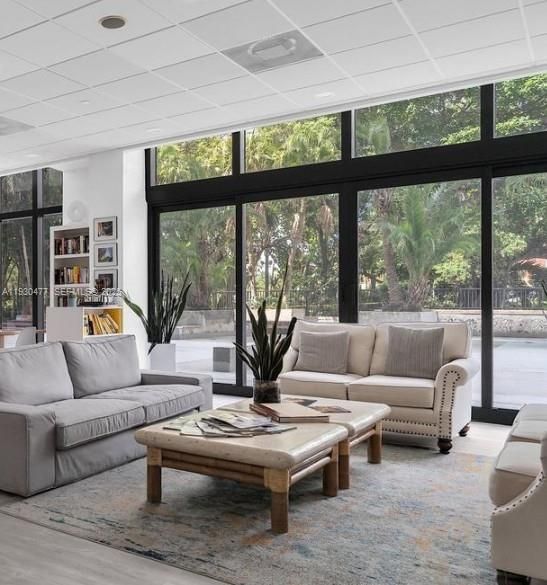 For Sale: $535,000 (2 beds, 2 baths, 1030 Square Feet)