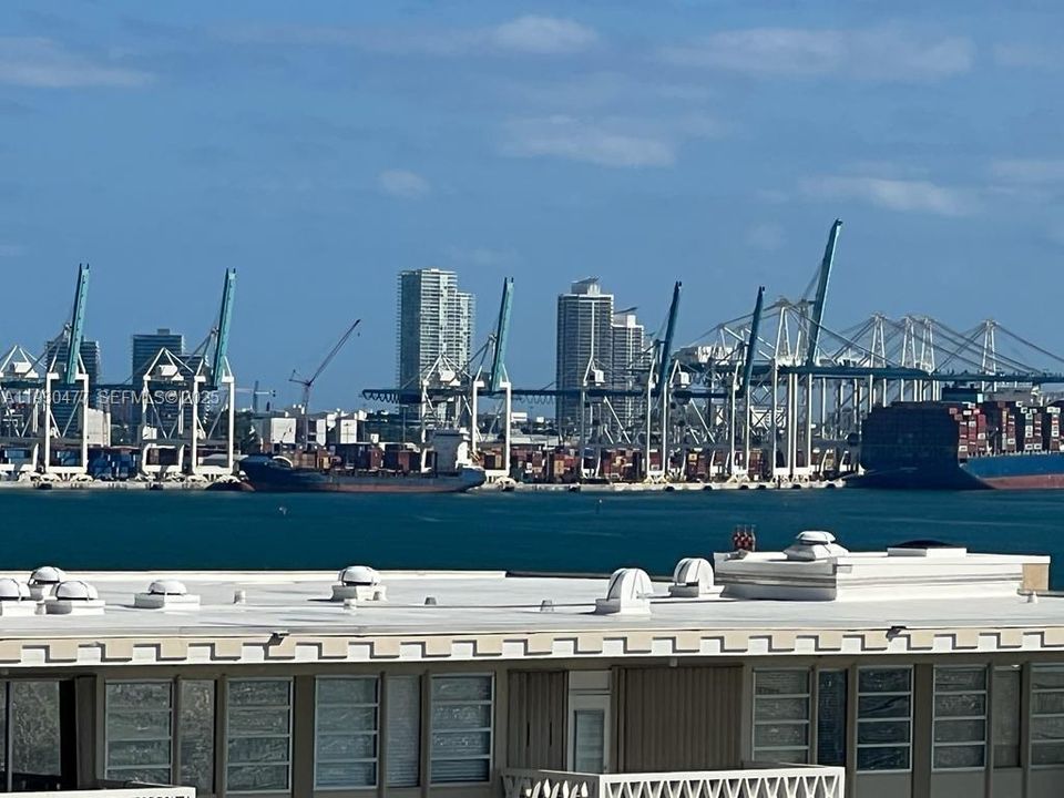 For Sale: $535,000 (2 beds, 2 baths, 1030 Square Feet)