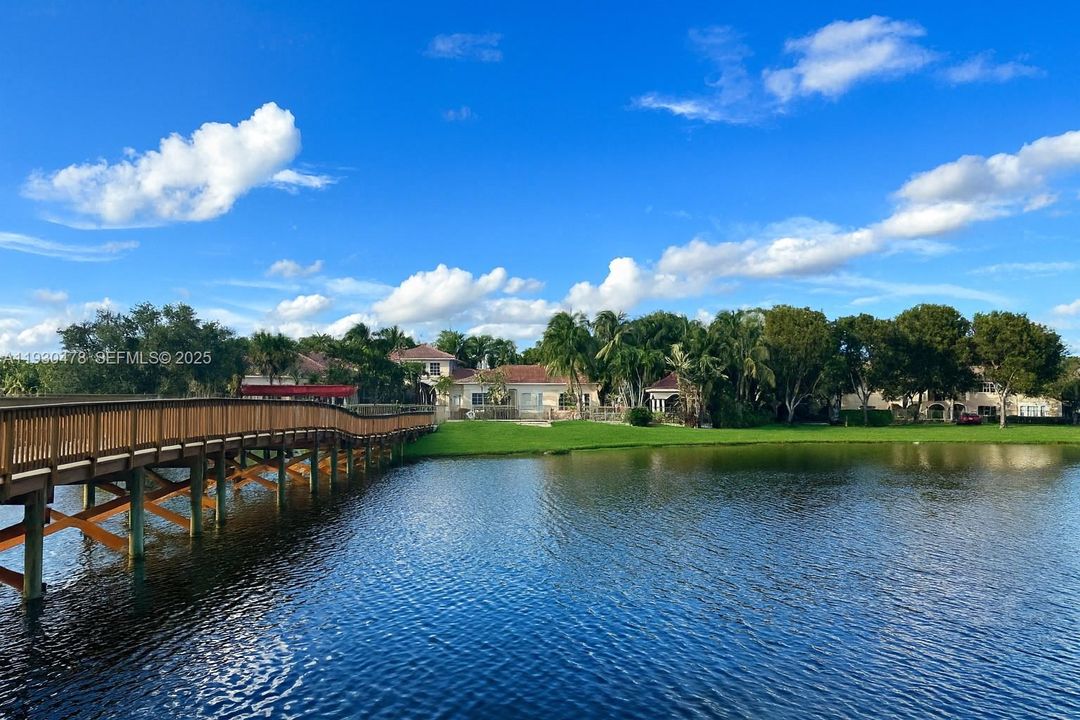 For Sale: $349,000 (3 beds, 2 baths, 1160 Square Feet)