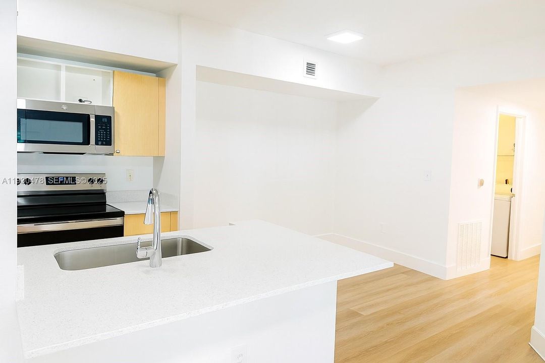 For Sale: $349,000 (3 beds, 2 baths, 1160 Square Feet)