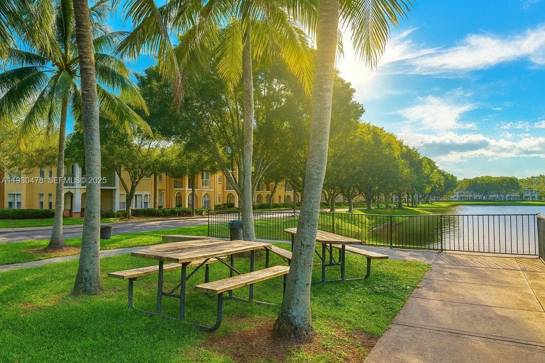 For Sale: $349,000 (3 beds, 2 baths, 1160 Square Feet)