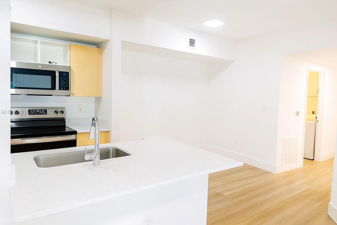 For Sale: $349,000 (3 beds, 2 baths, 1160 Square Feet)