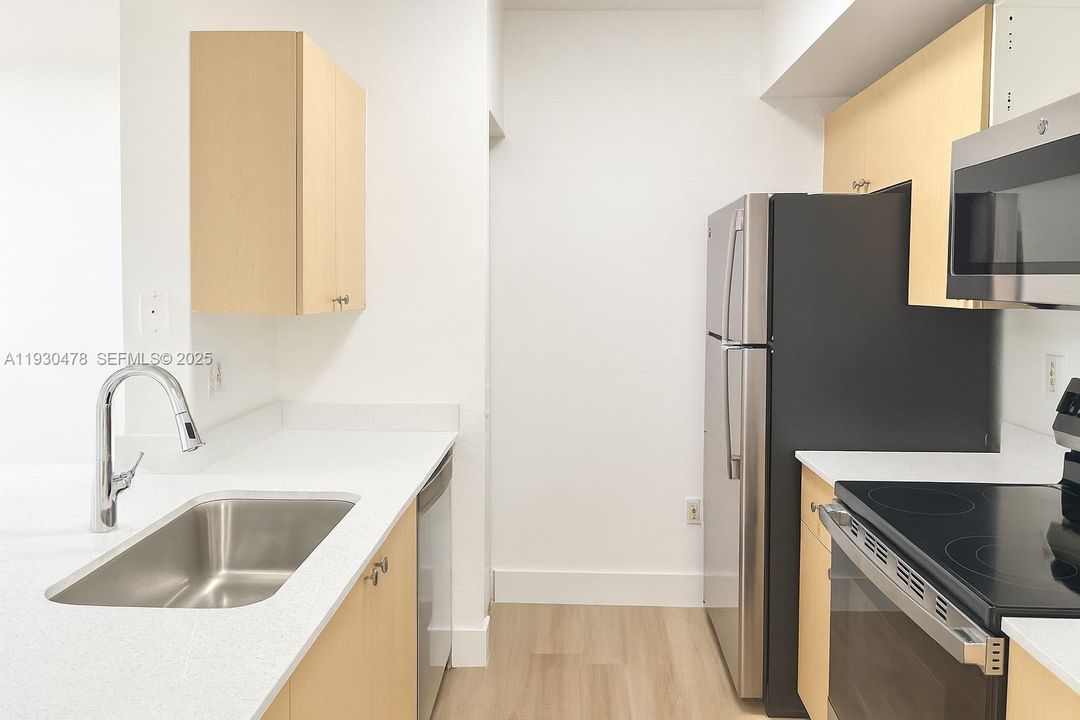 For Sale: $349,000 (3 beds, 2 baths, 1160 Square Feet)