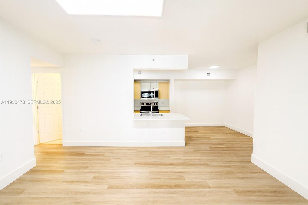 For Sale: $349,000 (3 beds, 2 baths, 1160 Square Feet)