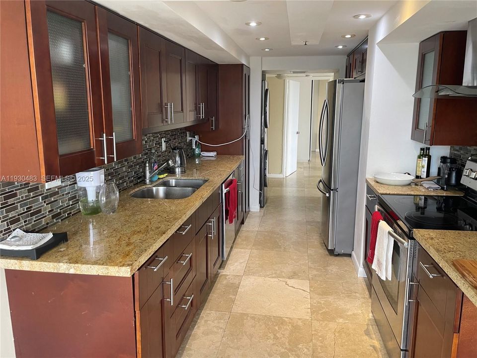 For Rent: $4,200 (3 beds, 3 baths, 2262 Square Feet)