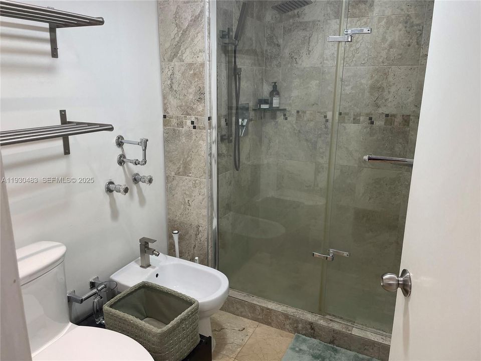 For Rent: $4,200 (3 beds, 3 baths, 2262 Square Feet)