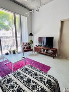 出租: $2,600 (1 贝兹, 1 浴室, 723 平方英尺)