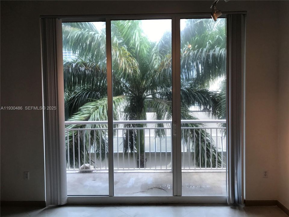 出租: $2,600 (1 贝兹, 1 浴室, 723 平方英尺)