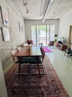 出租: $2,600 (1 贝兹, 1 浴室, 723 平方英尺)