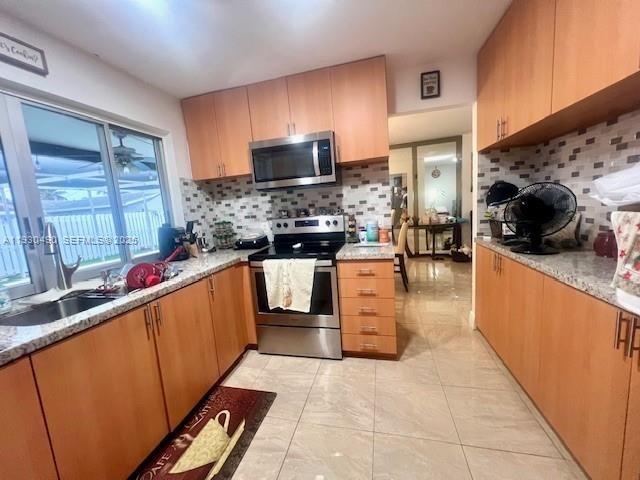 В аренду: $3,300 (3 спален, 1 ванн, 1510 Квадратных фут)