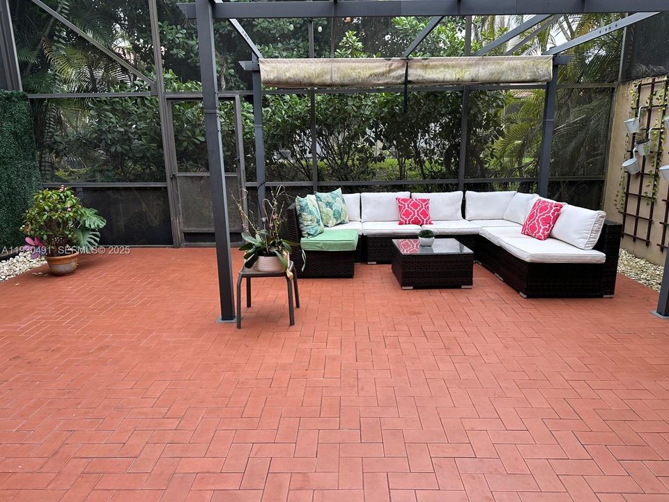 En Renta: $3,950 (3 camas, 2 baños, 1712 Pies cuadrados)