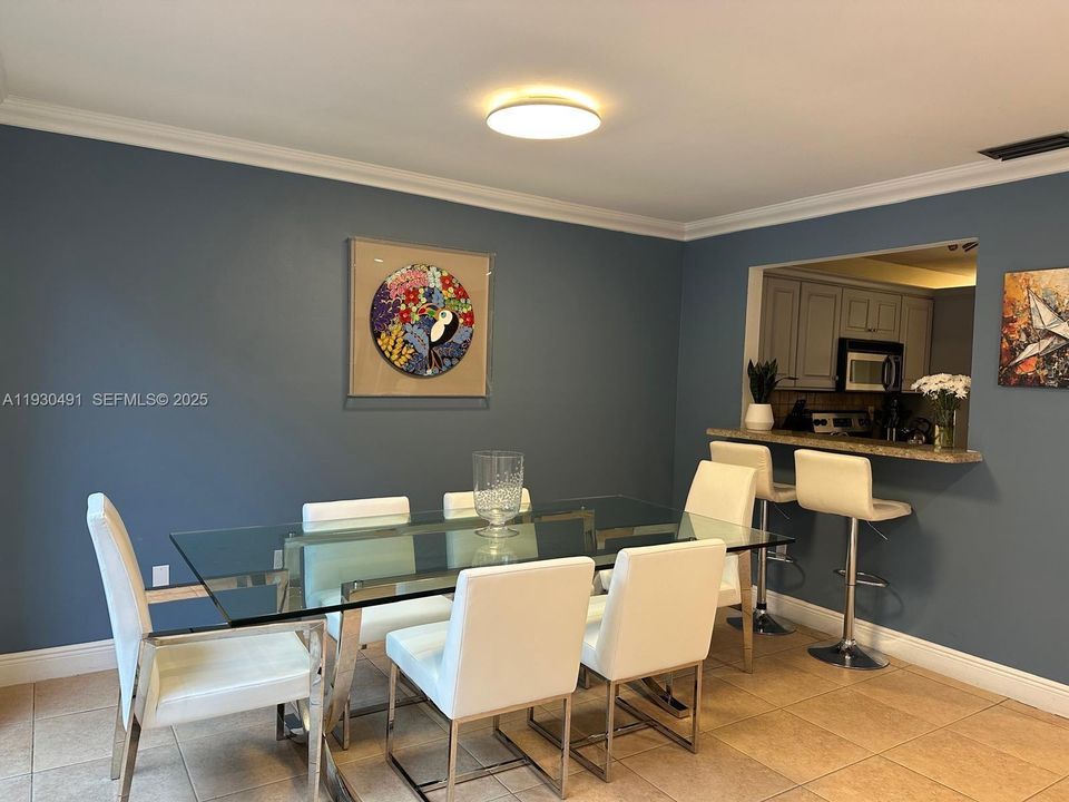 En Renta: $3,950 (3 camas, 2 baños, 1712 Pies cuadrados)