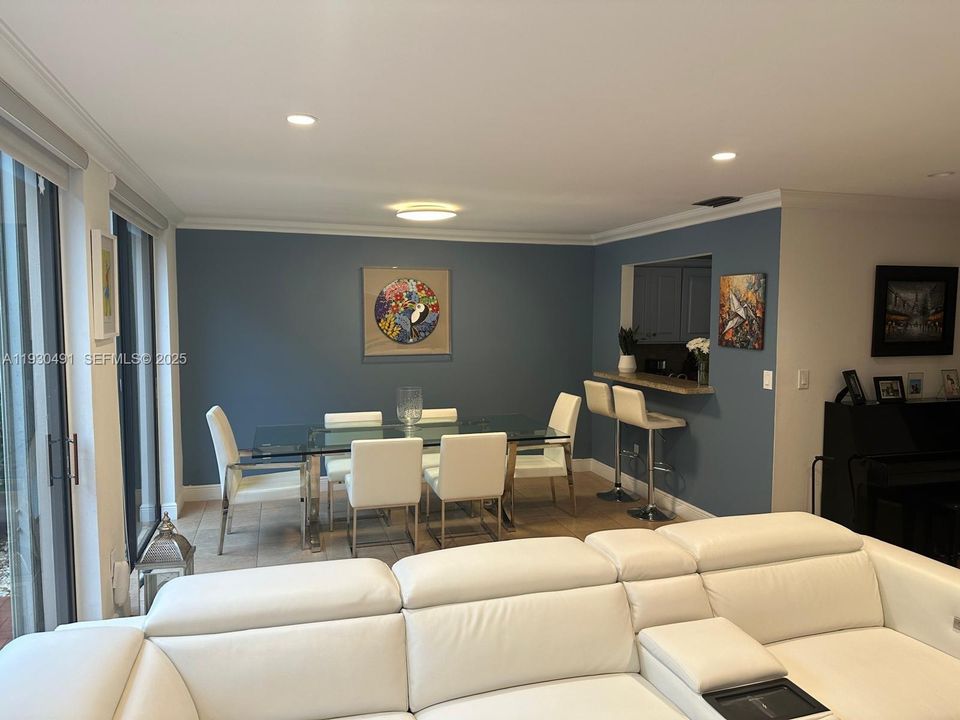 En Renta: $3,950 (3 camas, 2 baños, 1712 Pies cuadrados)