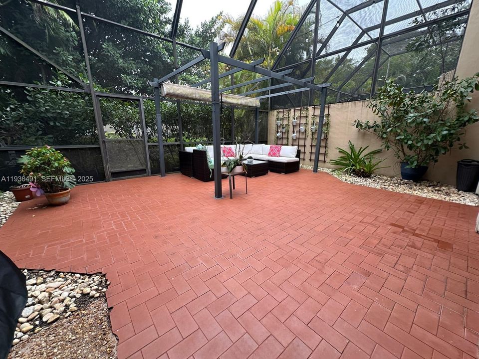 En Renta: $3,950 (3 camas, 2 baños, 1712 Pies cuadrados)