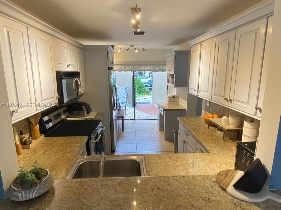 En Renta: $3,950 (3 camas, 2 baños, 1712 Pies cuadrados)